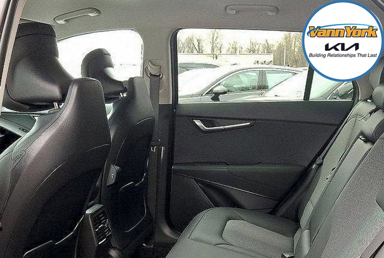 New 2025 Kia Niro EX image 6