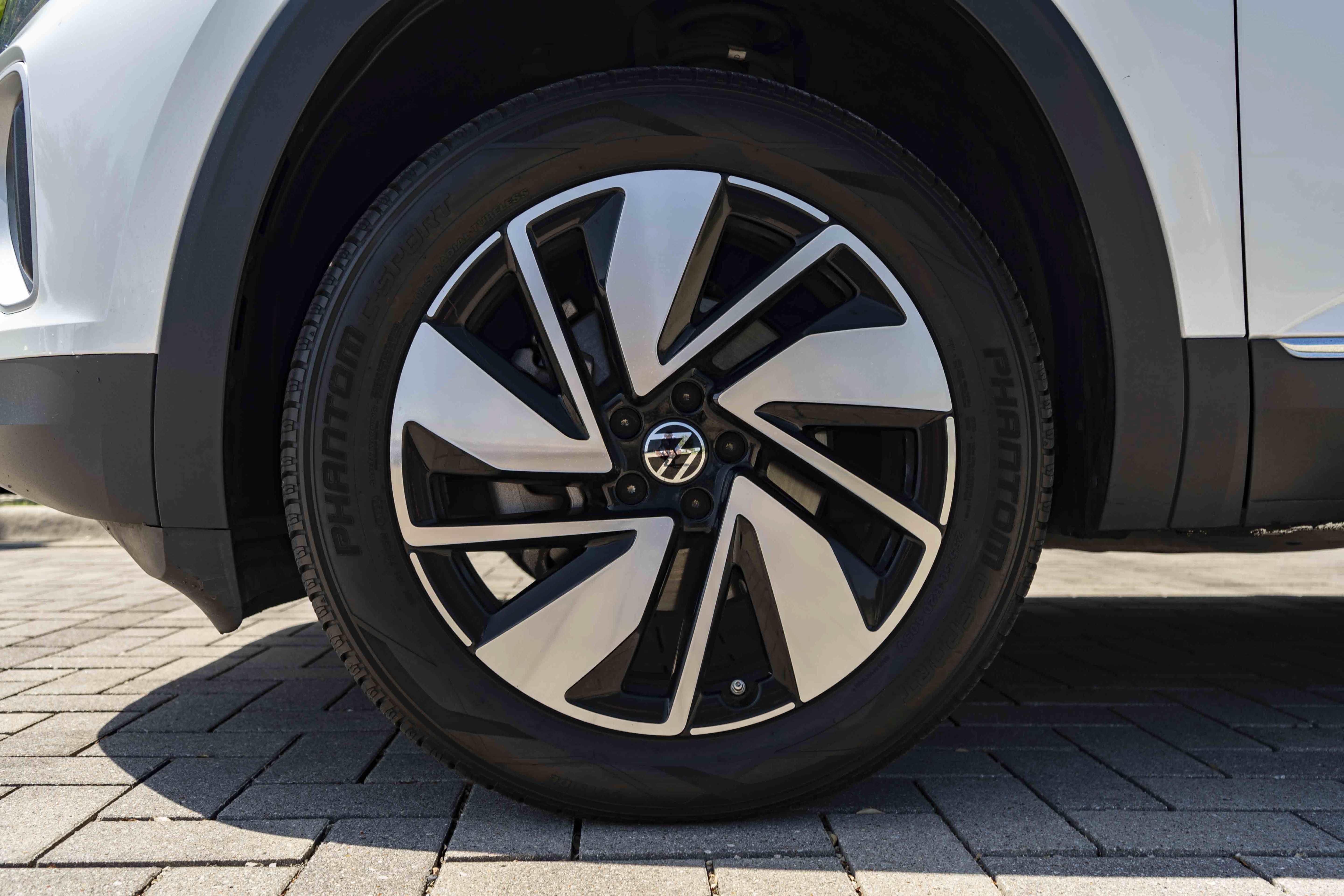 Certified 2024 Volkswagen Atlas SEL AWD/4WD image 13