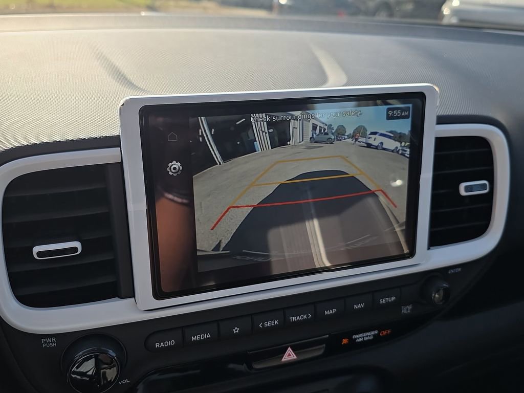 New 2025 Hyundai Venue Limited image 32