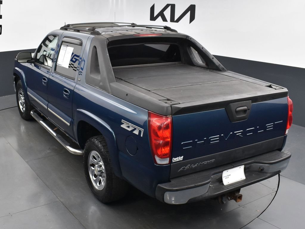 Used 2005 Chevrolet Avalanche Z71 w/ Sun And Sound Package image 12