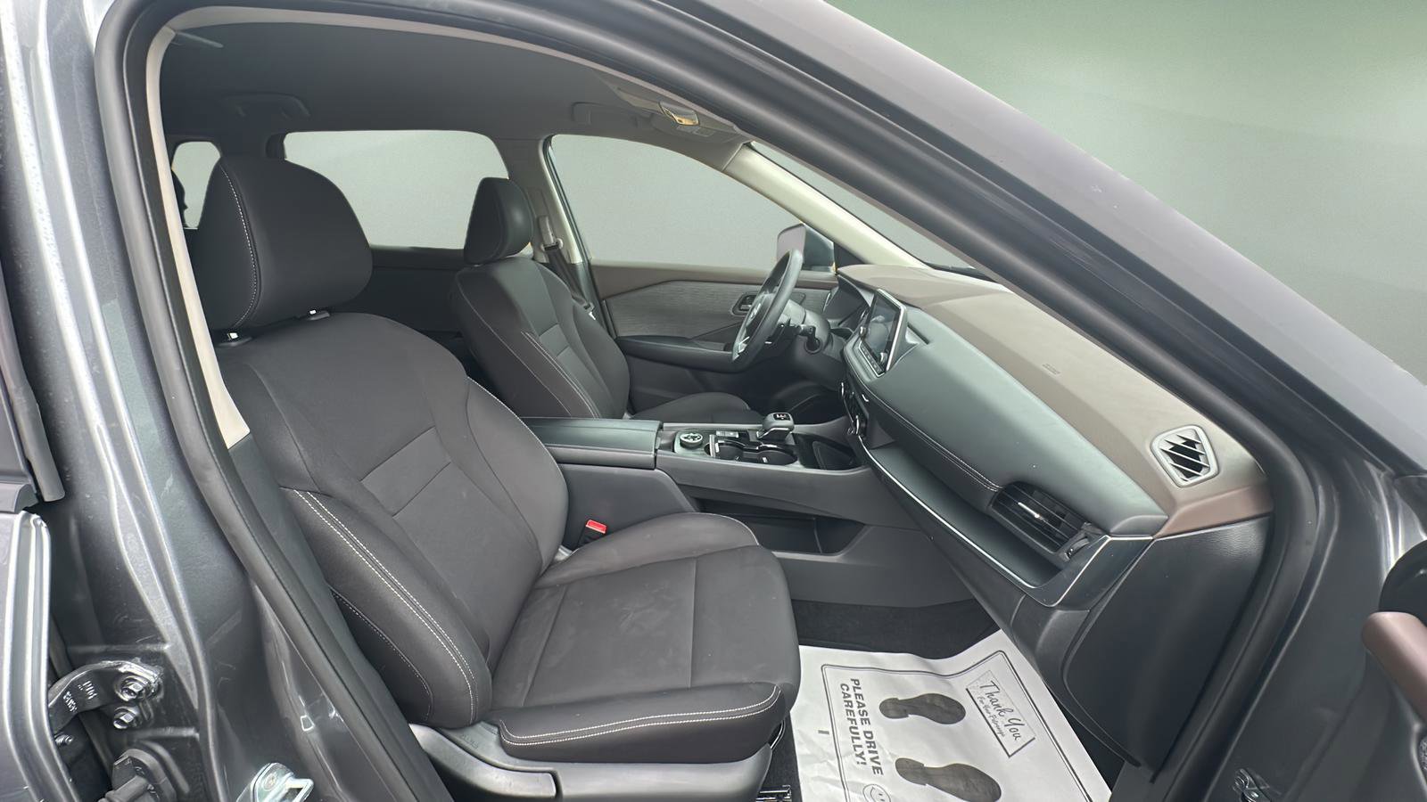 Used 2023 Nissan Rogue S AWD/4WD image 16
