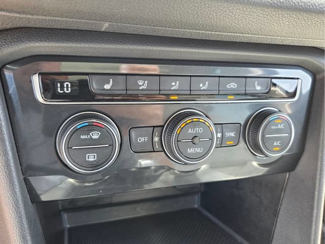 Used 2018 Volkswagen Tiguan SEL FWD image 25