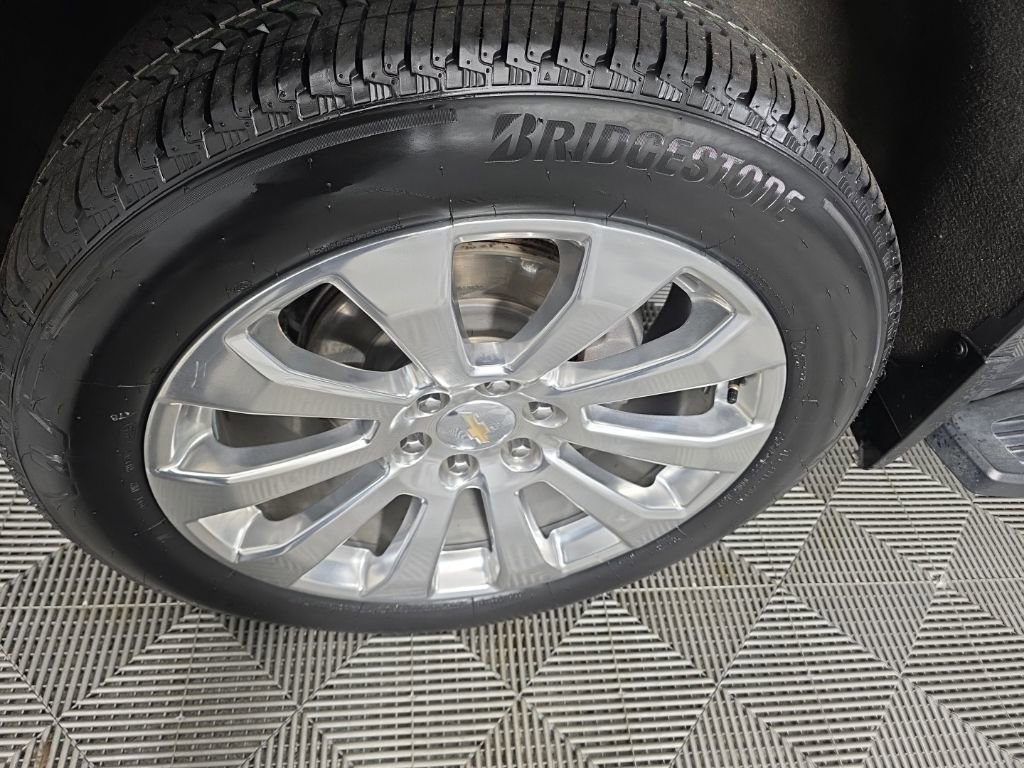 Used 2021 Chevrolet Silverado 1500 High Country w/ Technology Package AWD/4WD image 10