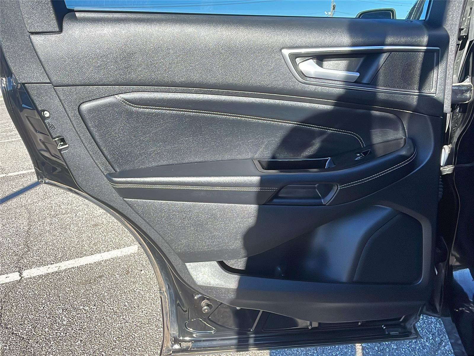 Used 2016 Ford Edge Titanium w/ Technology Package image 17