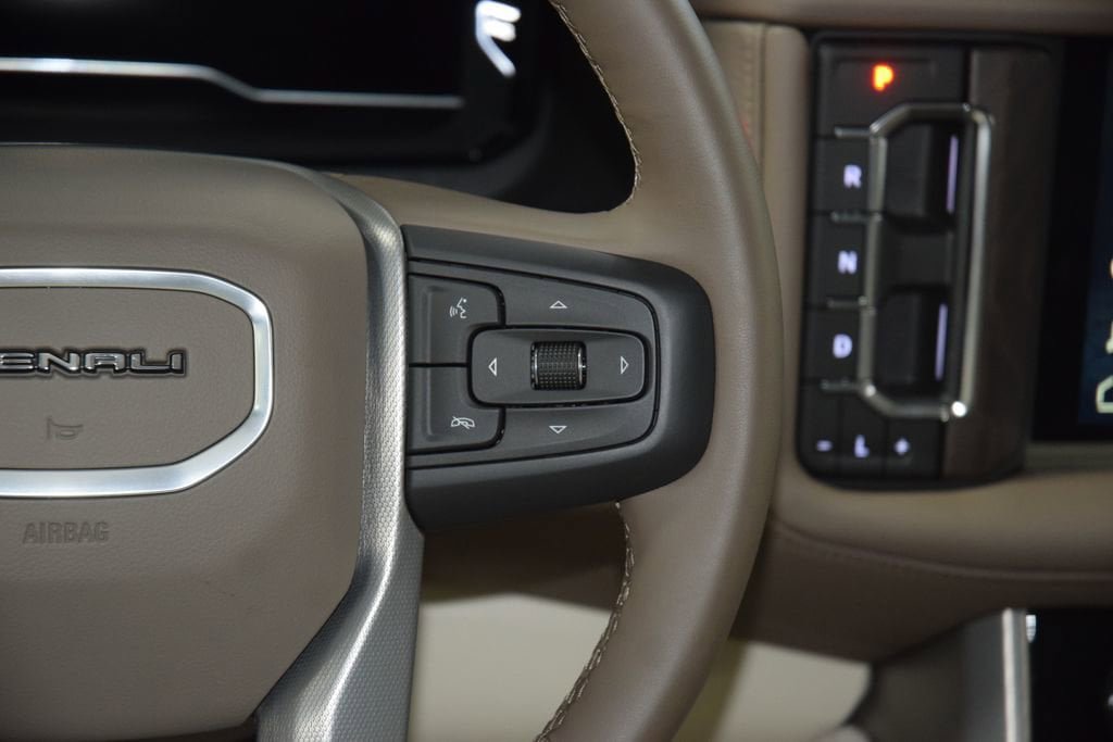 Used 2024 GMC Yukon Denali AWD/4WD image 40