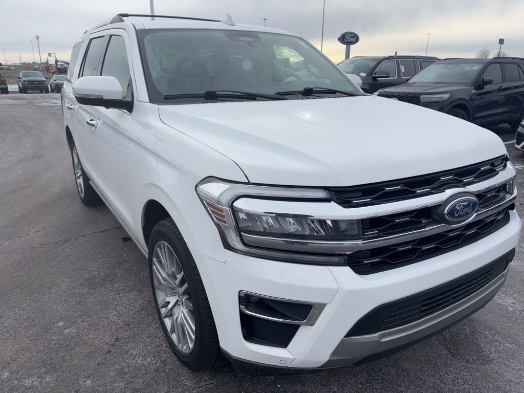 Used 2024 Ford Expedition Limited image 4