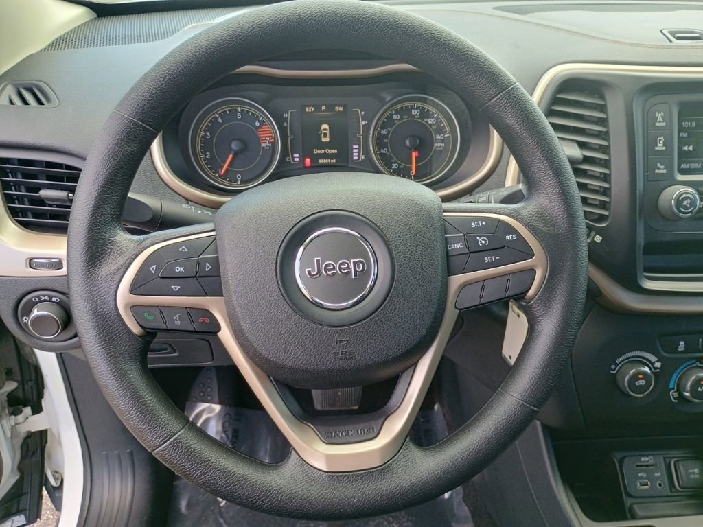 Used 2016 Jeep Cherokee Sport image 24