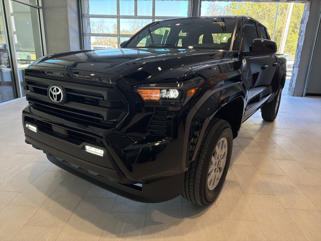 New 2025 Toyota Tacoma SR5