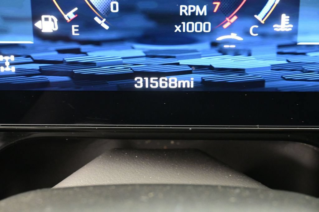 Used 2025 Chevrolet Suburban High Country AWD/4WD image 37