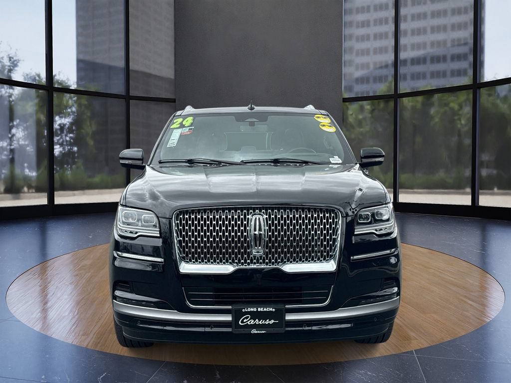 Used 2024 Lincoln Navigator Reserve AWD/4WD image 8