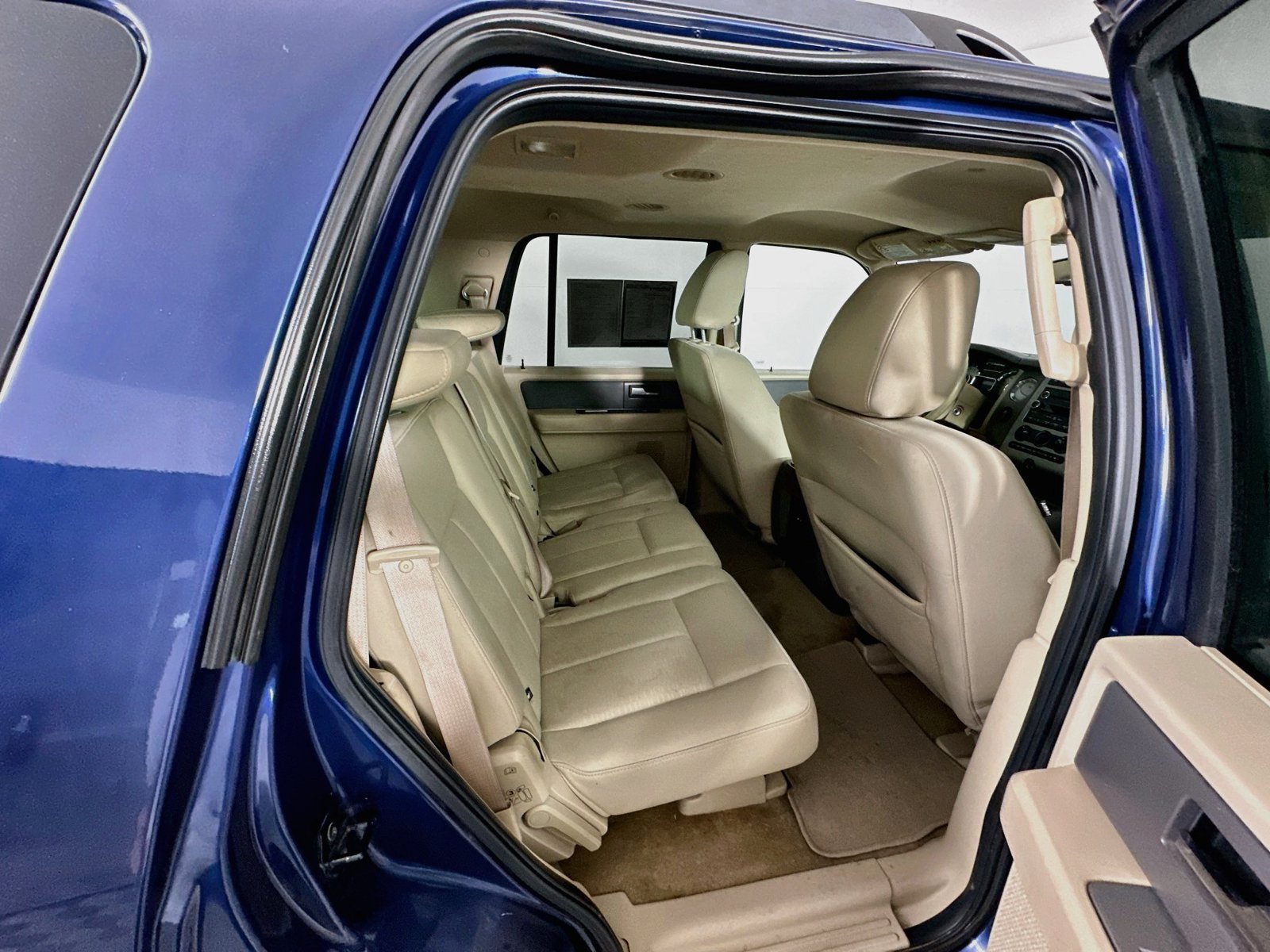 Used 2011 Ford Expedition XLT w/ HD Trailer Tow Pkg AWD/4WD image 25
