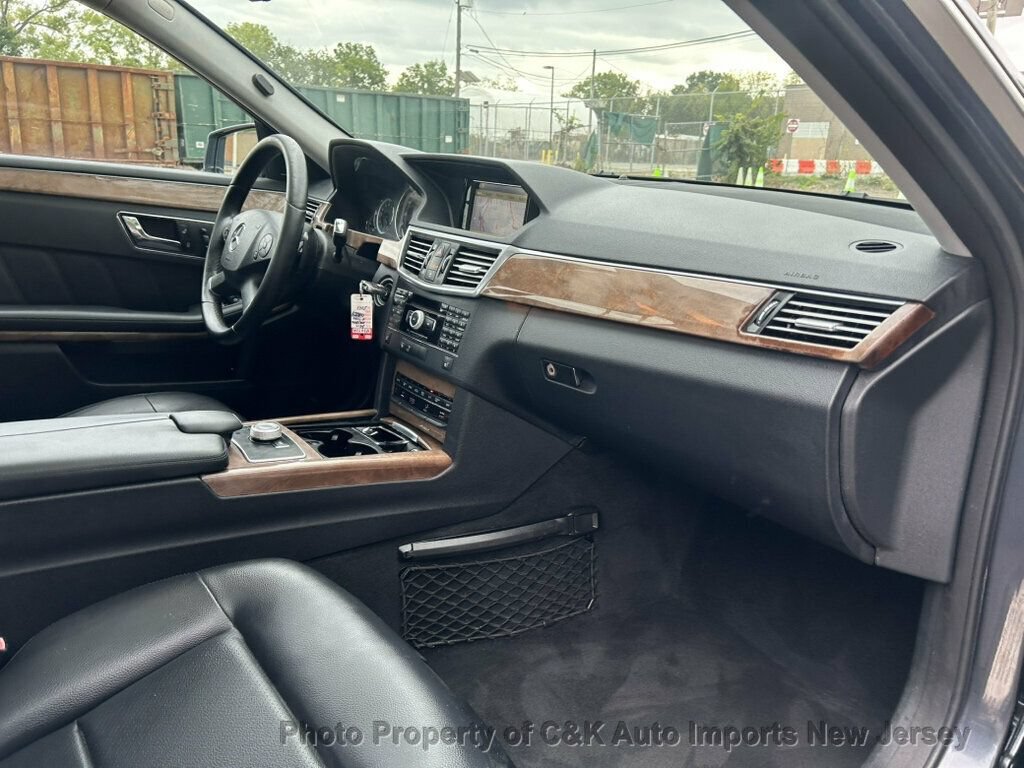 Used 2010 Mercedes-Benz E 350 4MATIC Sedan image 18