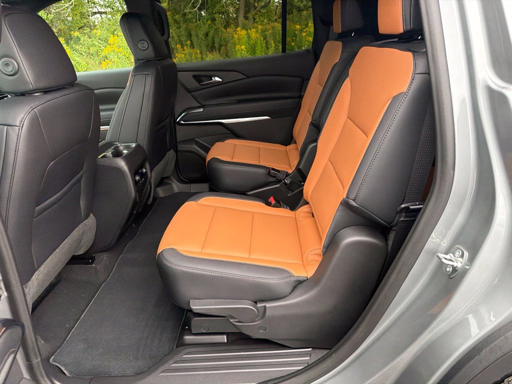 New 2027 Chevrolet Traverse Z71 w/ Driver Confidence Package AWD/4WD image 27