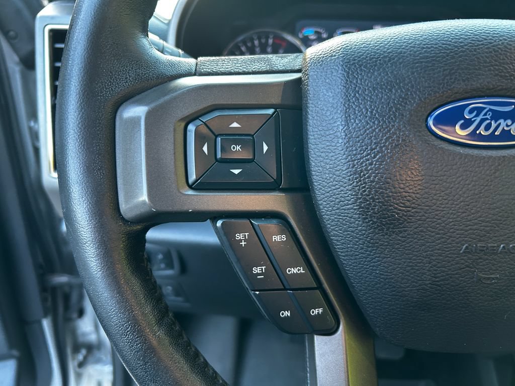 Used 2019 Ford Expedition XLT w/ Equipment Group 202A AWD/4WD image 17