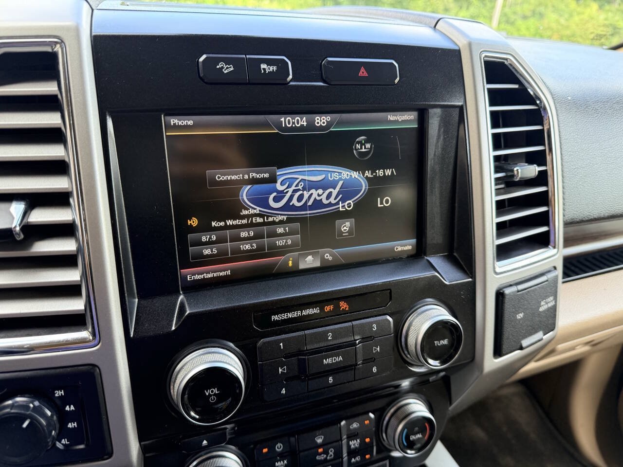 Used 2015 Ford F150 Lariat w/ Equipment Group 502A Luxury AWD/4WD image 23