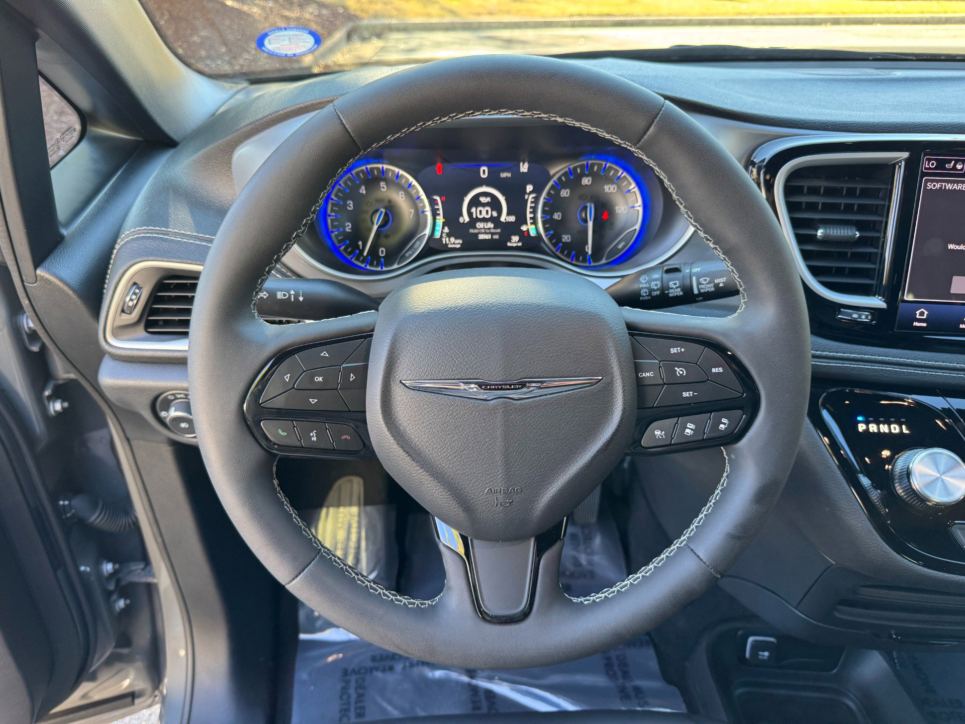 Used 2023 Chrysler Pacifica Touring-L w/ S Appearance Package image 28