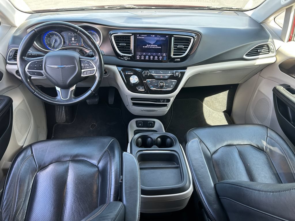 Used 2018 Chrysler Pacifica Touring-L FWD image 29