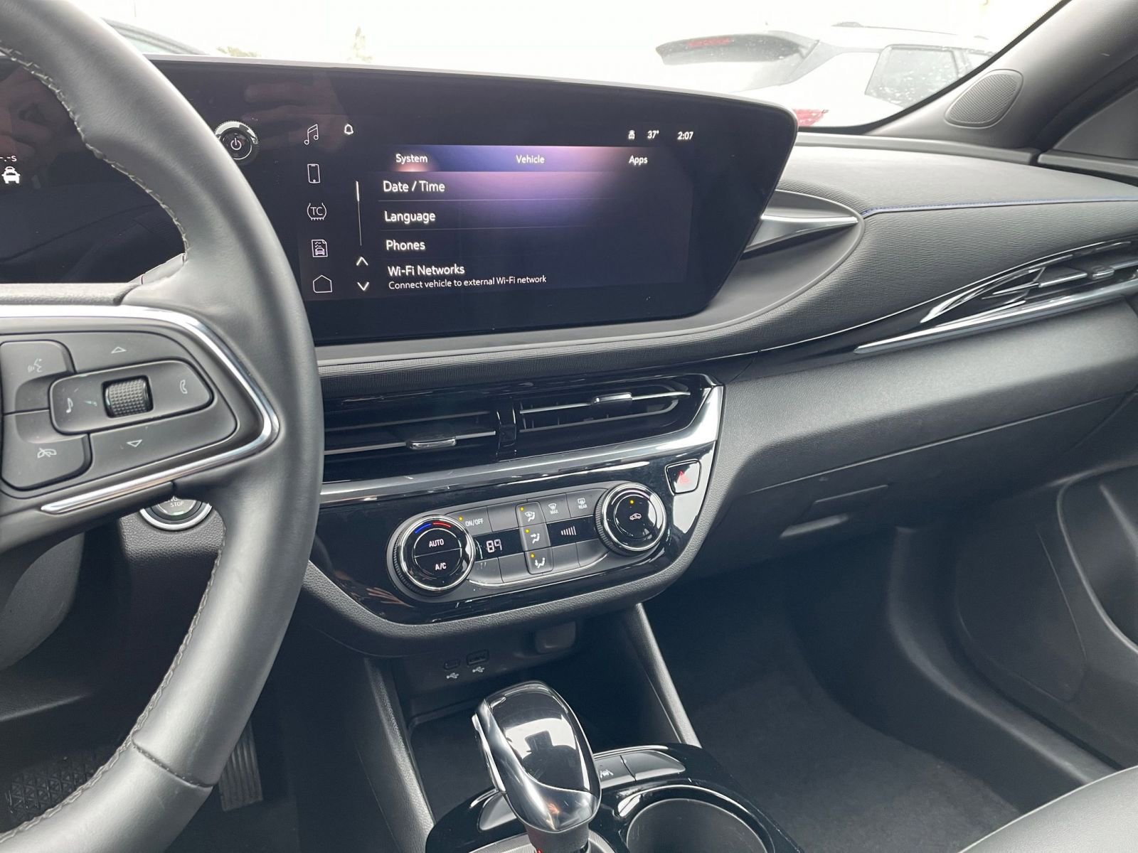 Used 2025 Buick Envista Sport Touring image 18