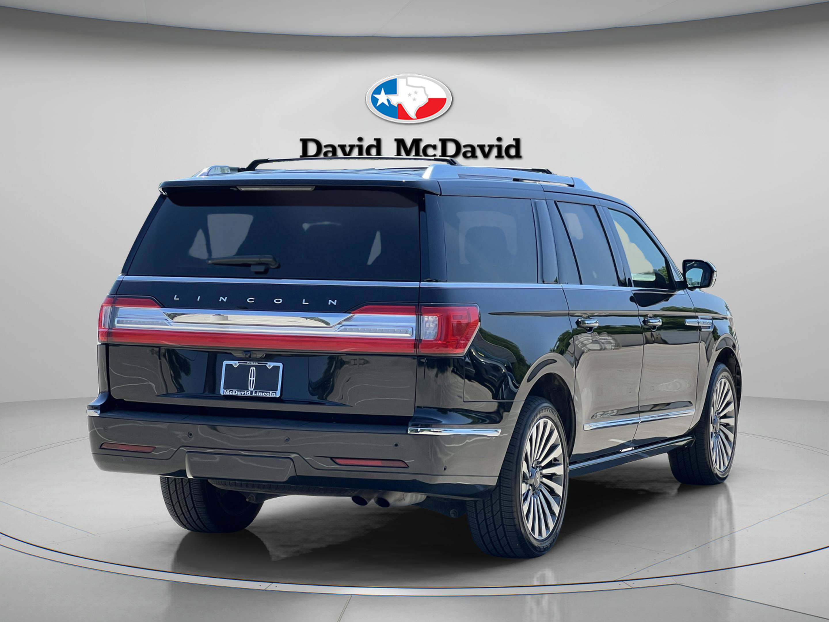 Used 2018 Lincoln Navigator L Reserve w/ Technology Package AWD/4WD image 6