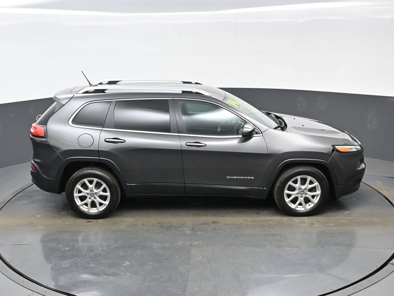 Used 2014 Jeep Cherokee Latitude FWD image 38