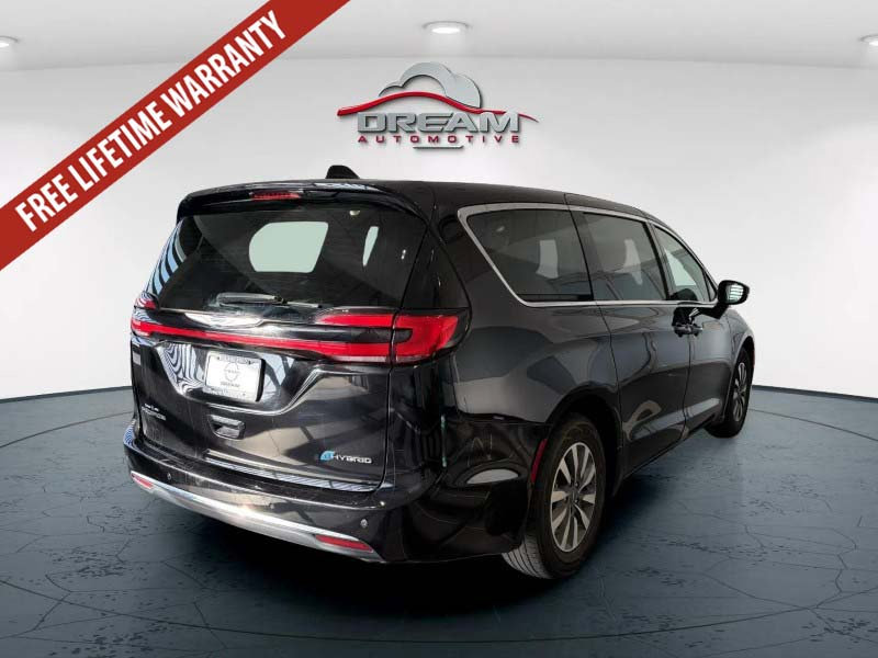 Used 2024 Chrysler Pacifica Limited FWD image 24