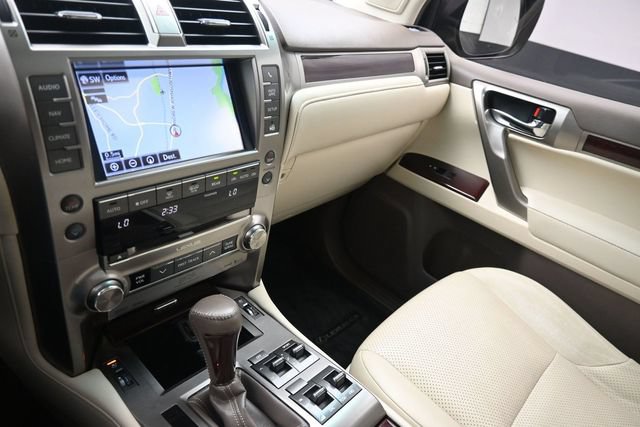 Used 2016 Lexus GX 460 Luxury AWD/4WD image 32