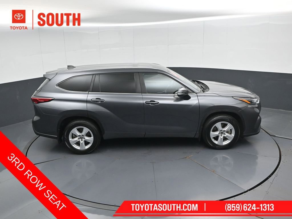 Used 2023 Toyota Highlander L FWD image 48
