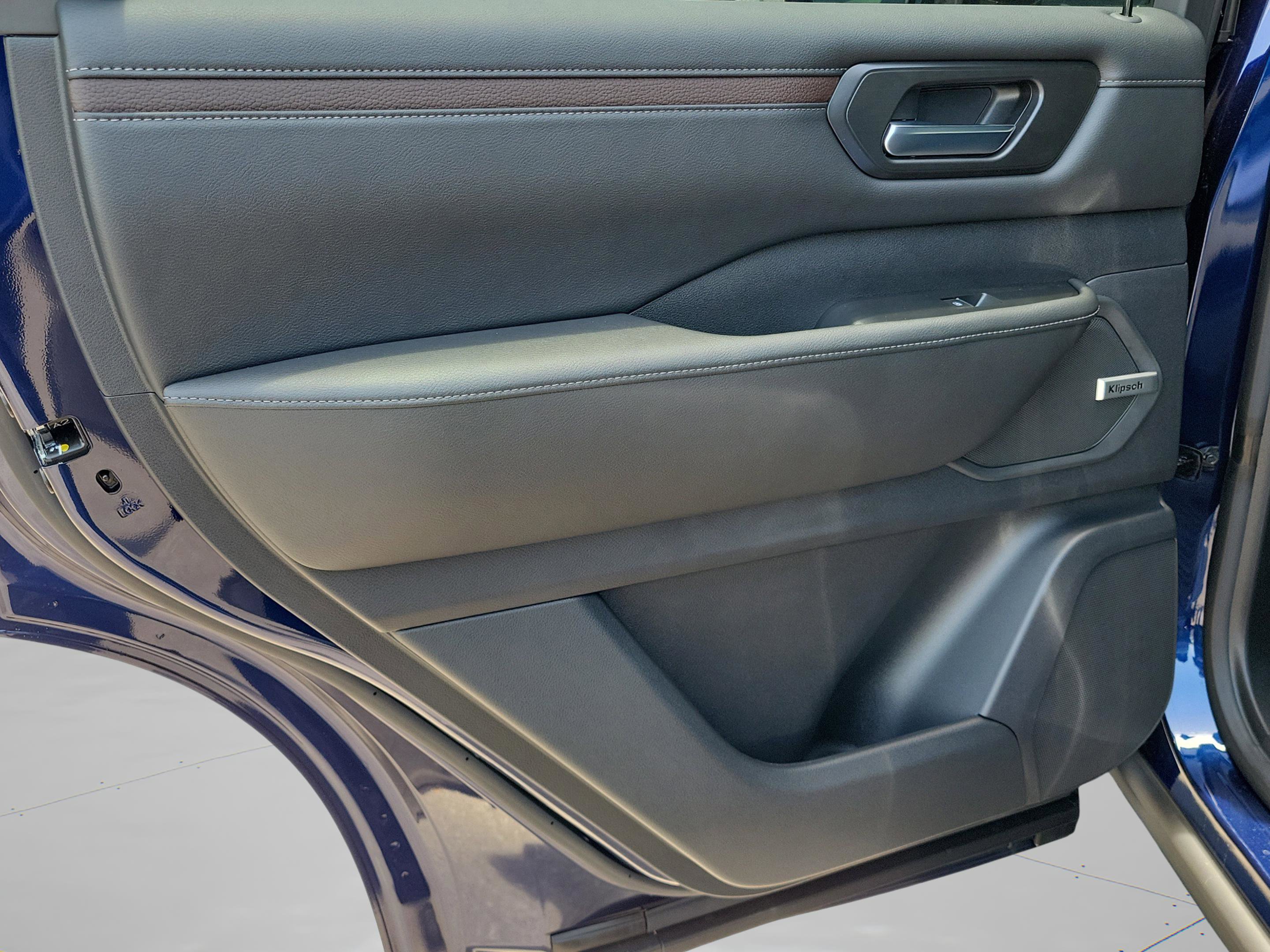 New 2025 Nissan Armada SL w/ Captain's Chari Seat Package image 13