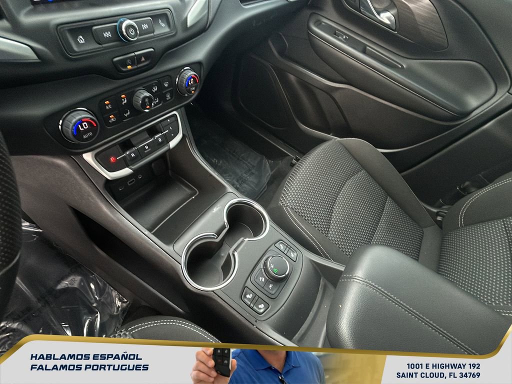 Used 2023 GMC Terrain SLE w/ Driver Convenience Package image 25