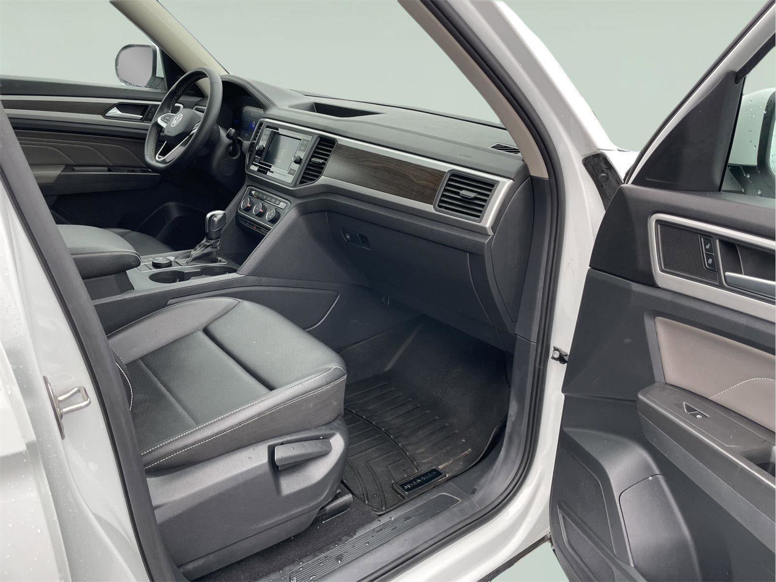 Used 2023 Volkswagen Atlas SE image 20