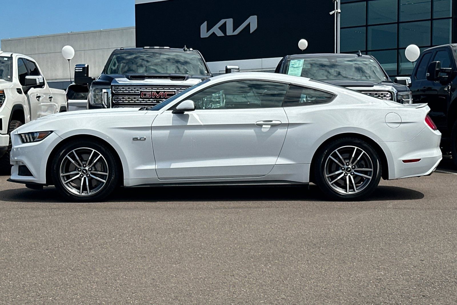 Used 2017 Ford Mustang GT RWD image 7