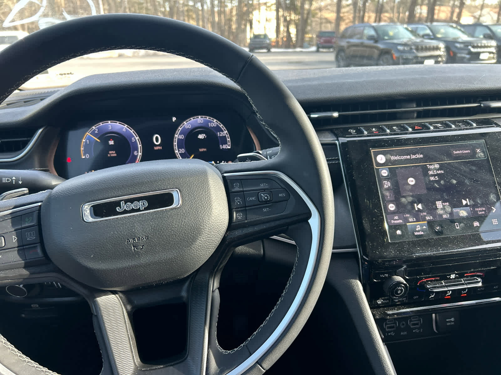 Used 2023 Jeep Grand Cherokee Laredo X image 10