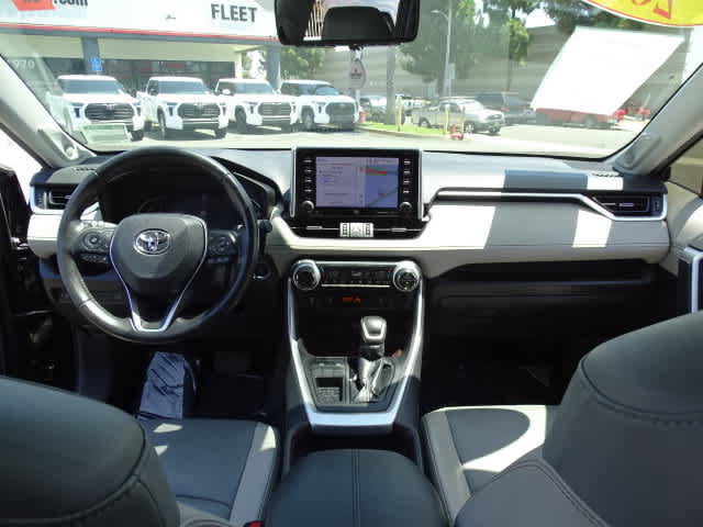 Used 2019 Toyota RAV4 Limited w/ Carpet Mat Package FWD image 23