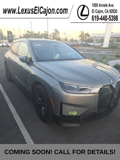 Used 2023 BMW iX xDrive50 w/ Premium Package AWD/4WD image 4