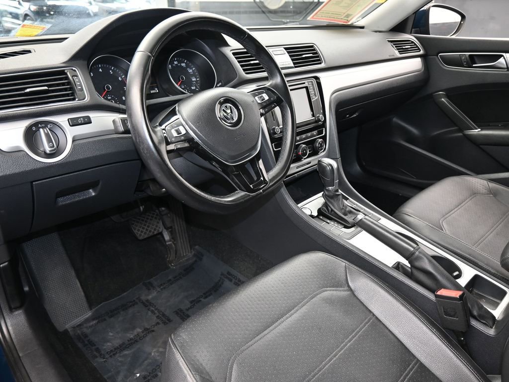 Used 2019 Volkswagen Passat 2.0T Wolfsburg image 13