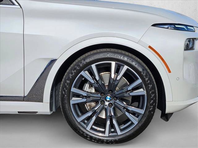 Used 2023 BMW X7 xDrive40i w/ Premium Package image 28