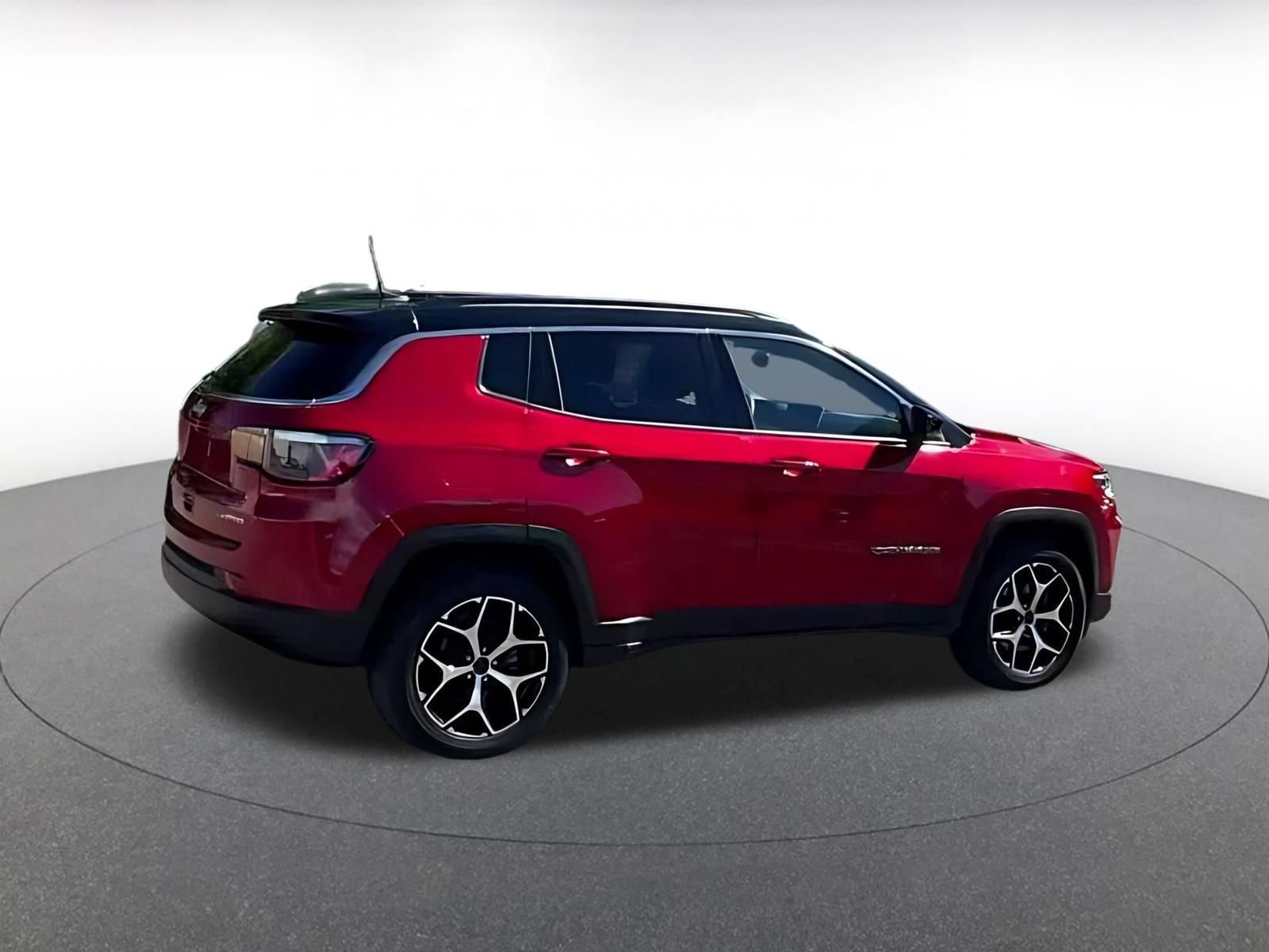 Used 2025 Jeep Compass Limited AWD/4WD image 8