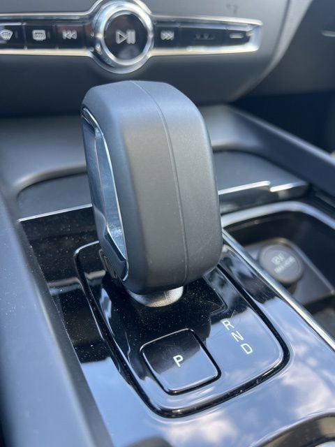 Used 2024 Volvo S60 B5 Core image 16