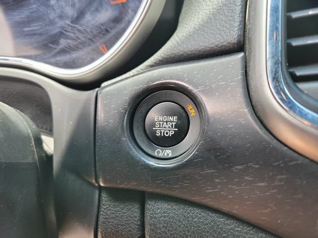 Used 2018 Jeep Grand Cherokee Laredo RWD image 14