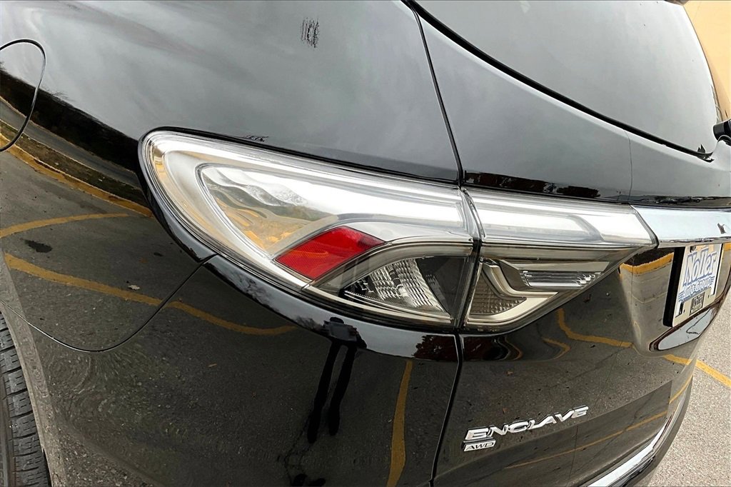 Used 2022 Buick Enclave Avenir w/ Avenir Technology Package image 31