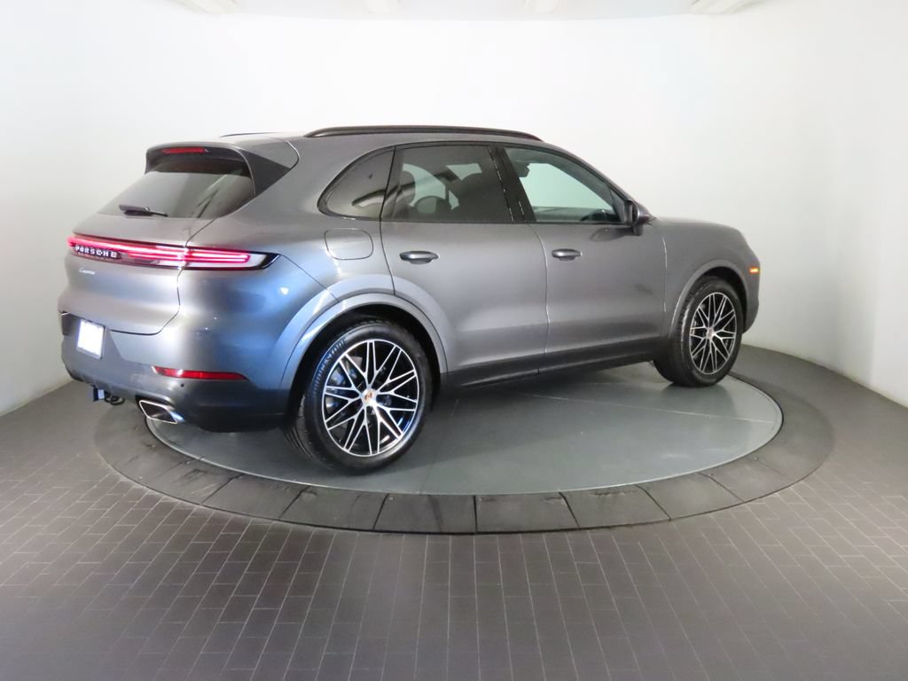 Certified 2025 Porsche Cayenne AWD/4WD image 7