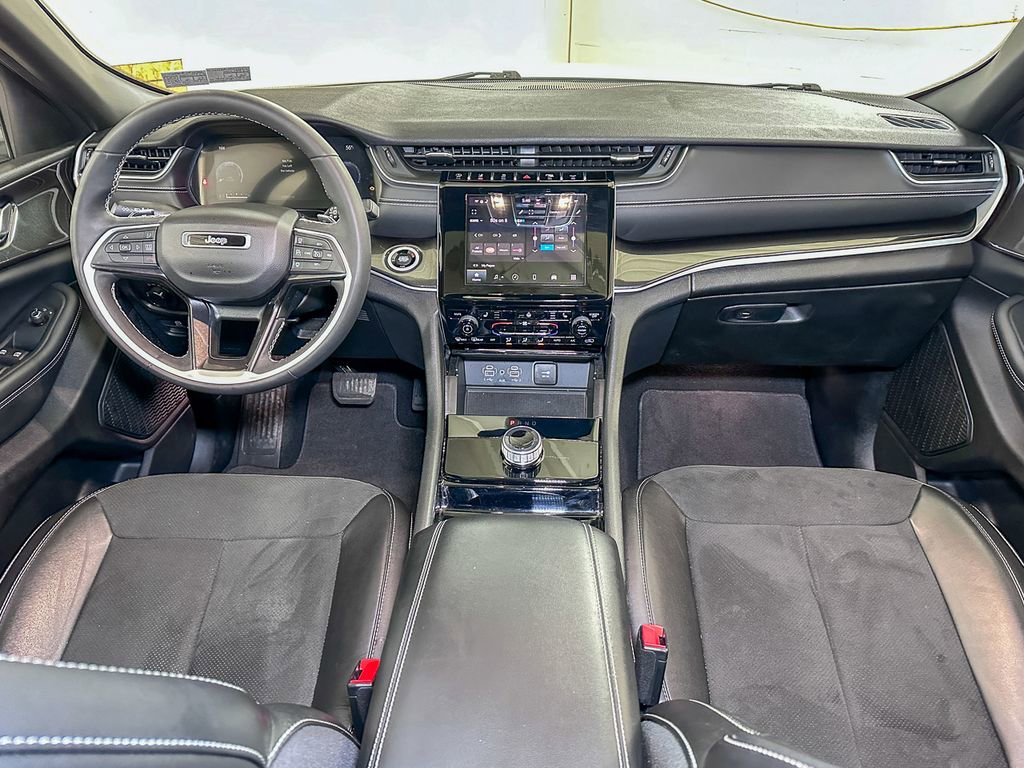 Certified 2023 Jeep Grand Cherokee Altitude image 31