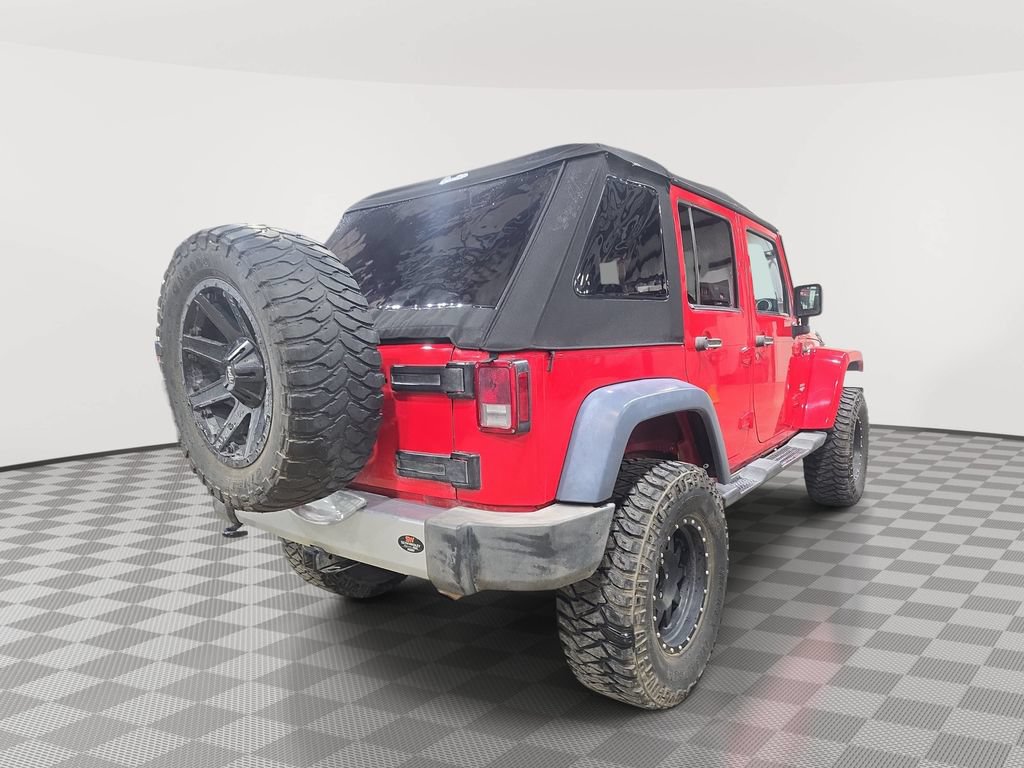 Used 2015 Jeep Wrangler Unlimited Sahara w/ Connectivity Group AWD/4WD image 7