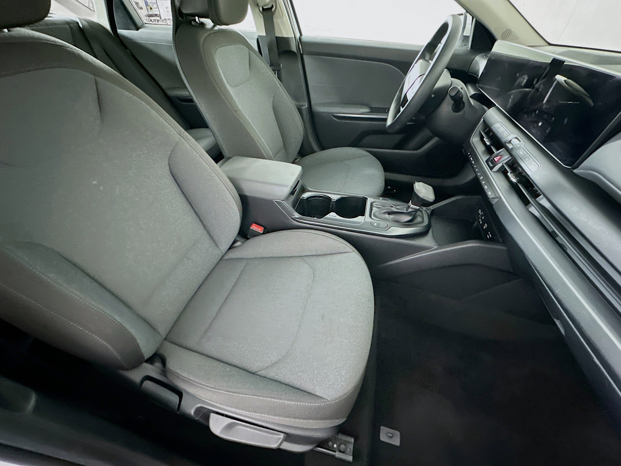 Used 2025 Kia K4 LXS image 31