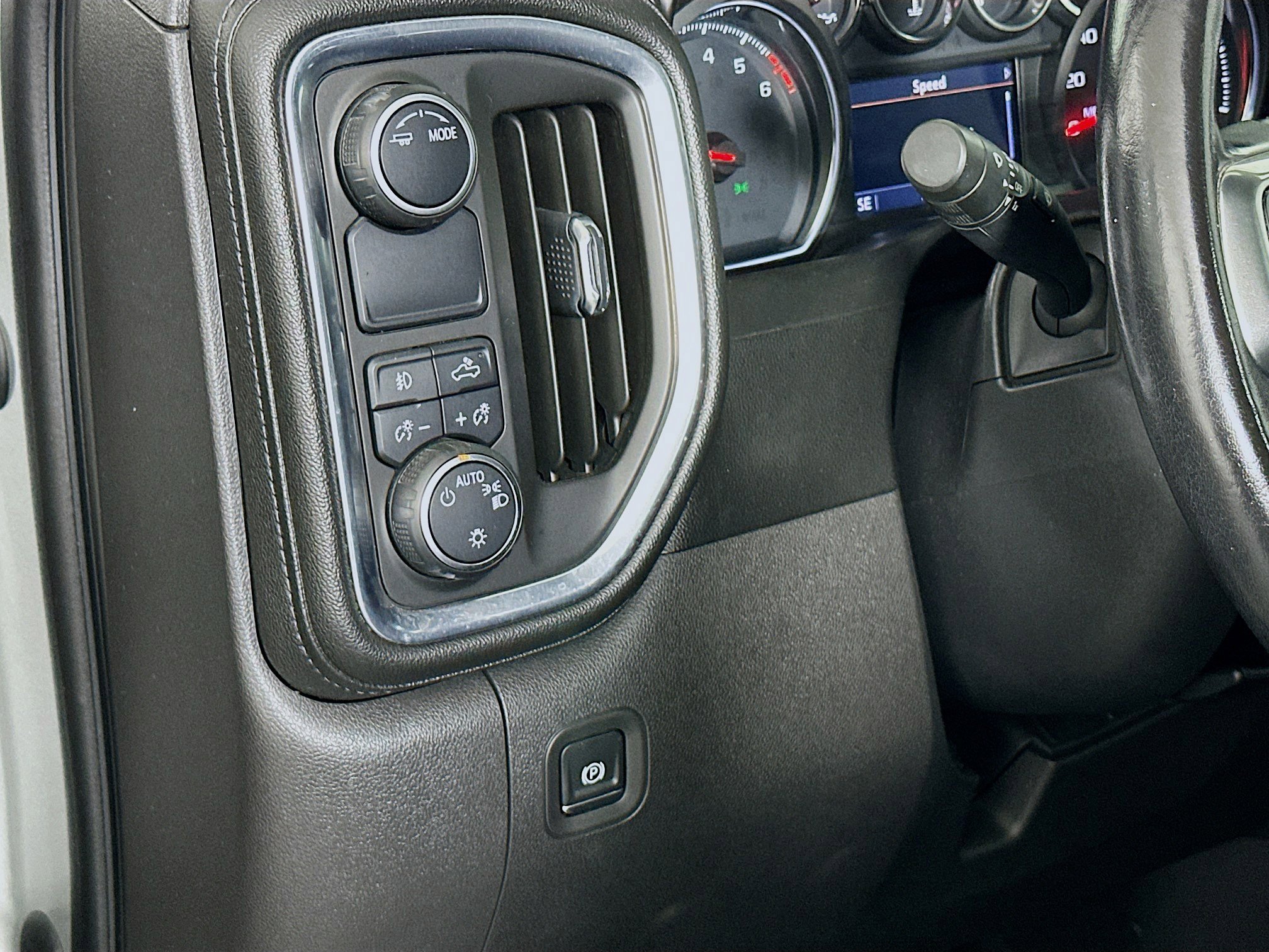 Used 2020 Chevrolet Silverado 1500 RST w/ Texas Edition image 16