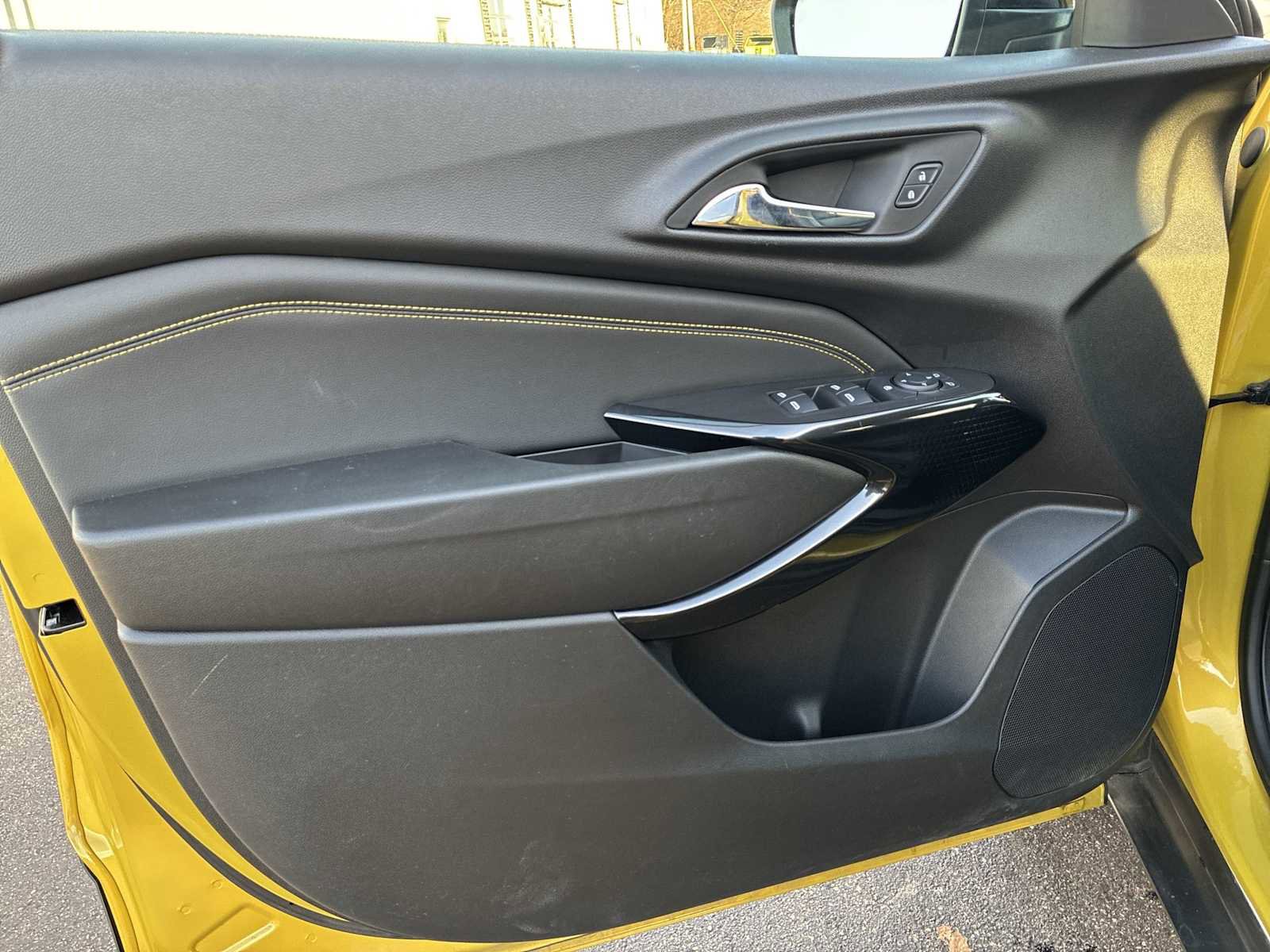 Used 2024 Chevrolet Trax ACTIV w/ Sunroof Package image 22