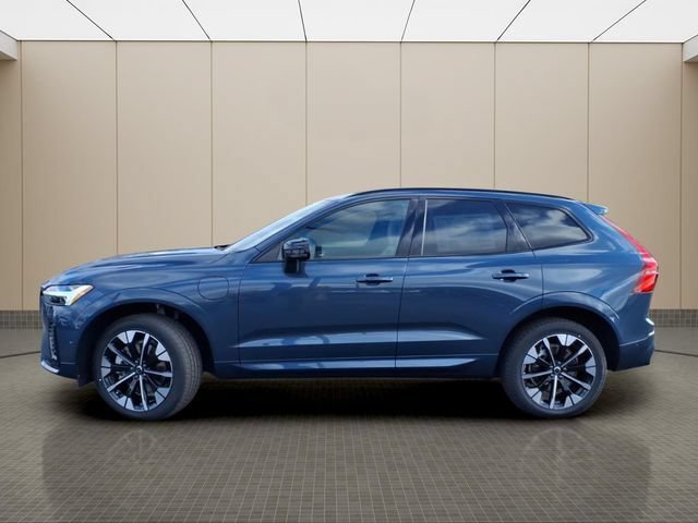 New 2026 Volvo XC60 T8 Plus w/ Protection Package Premier AWD/4WD image 4
