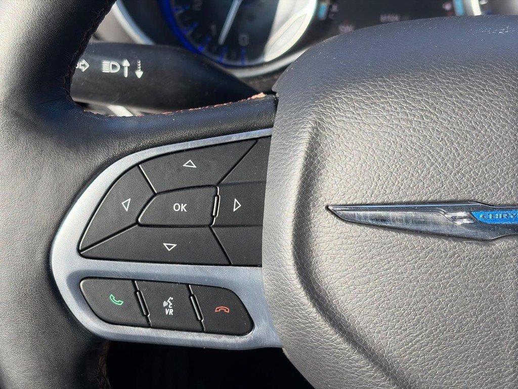 Used 2020 Chrysler Pacifica Touring-L Plus FWD image 29