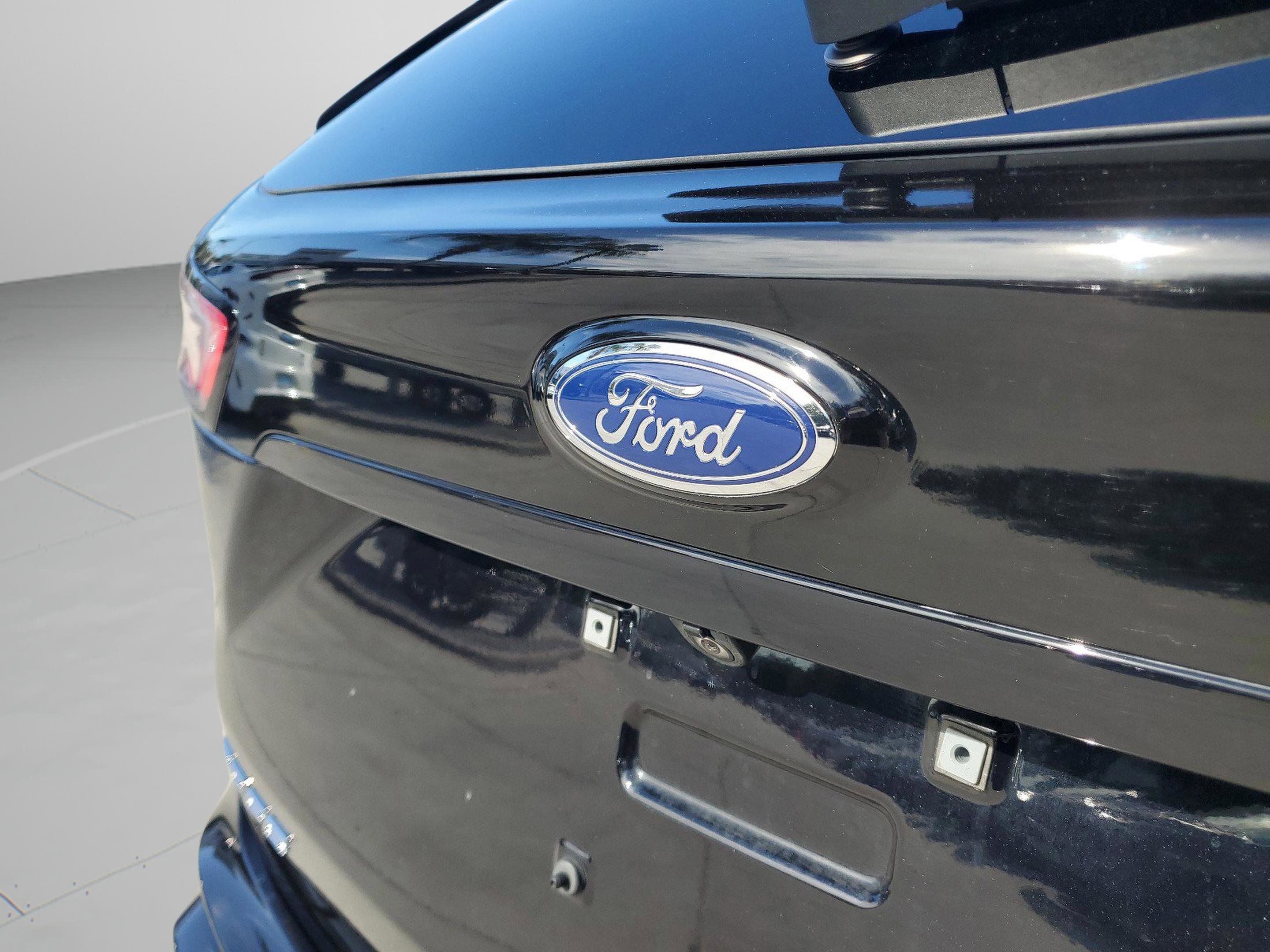 Used 2020 Ford Edge ST image 8