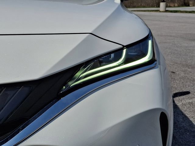 Used 2021 Toyota Venza XLE w/ Softex Package image 13